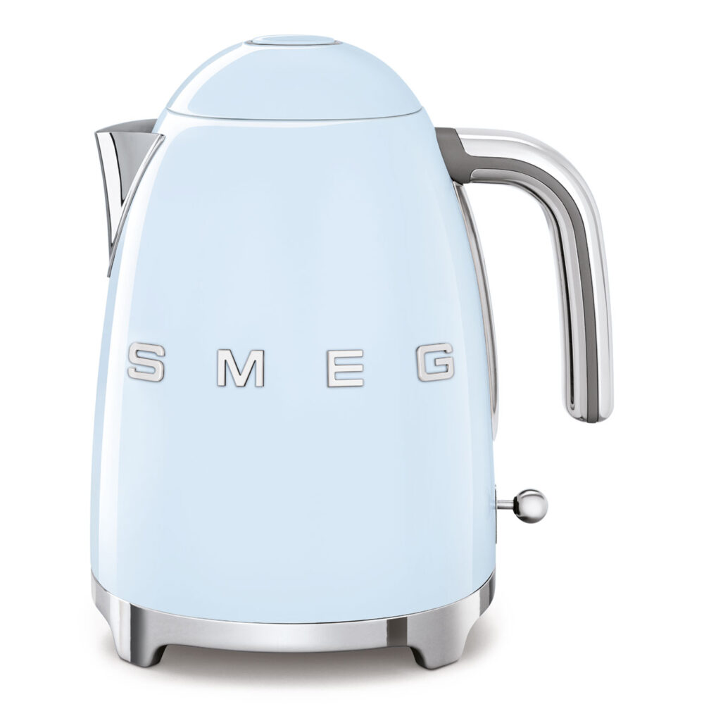 קומקום חשמלי בצבע תכלת פסטל  מסדרת 50's Retro Style,מבית SMEG דגם KLF03PBEU במלאי!!!
